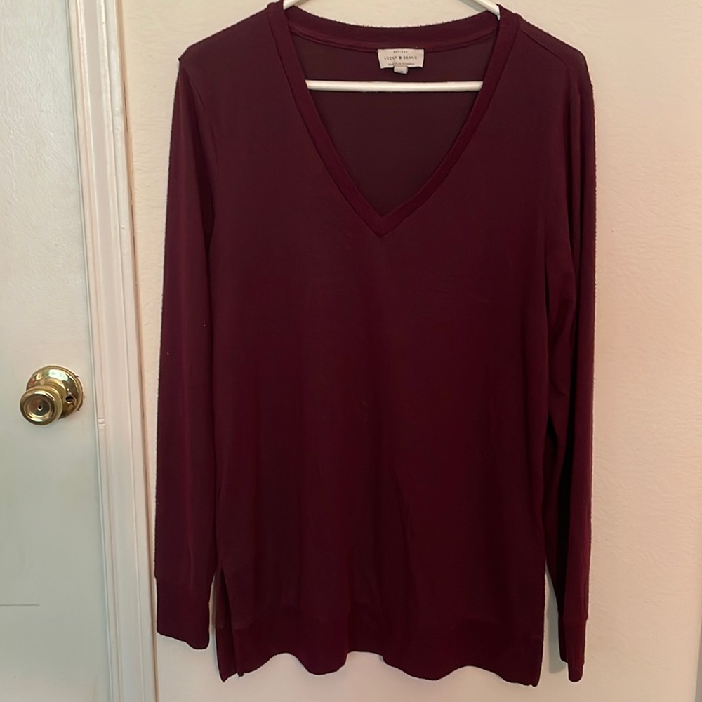 Women’s Lucky Brand burgundy sweater size small